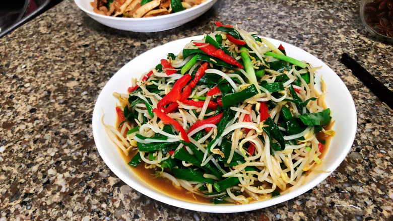 韭菜炒豆芽➕万条垂下绿丝绦,成品
