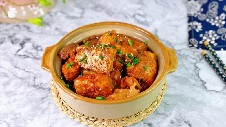 炖草鱼,春天可以适当多吃一些鱼呦~营养均衡,又补钙。
