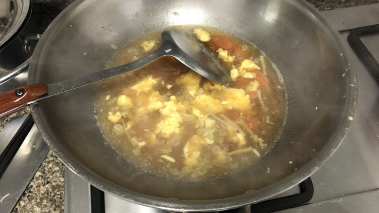 菠菜鸡蛋面➕白毛浮绿水,红掌拨清波,加入炒蛋