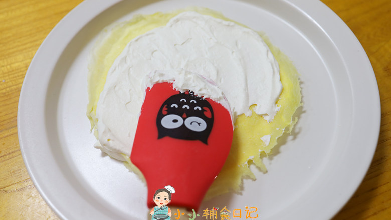 12个月以上辅食三色奶油千层蛋糕,一层皮一层奶油,奶油每一层不需要太厚