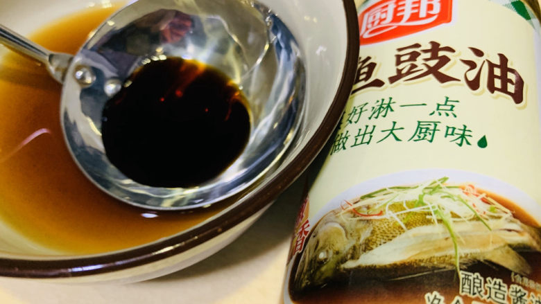 韭菜炒猪肝,1勺<a style='color:red;display:inline-block;' href='/shicai/ 788'>生抽</a>(或者蒸鱼豉油);