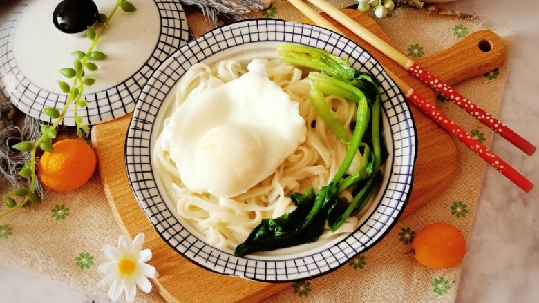 菠菜鸡蛋面,早餐面 清爽有营养  早安吉祥