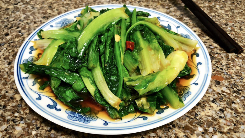 蚝油油麦菜➕柳塘新绿却温柔,这道蚝油油麦菜,做法简单,大火快炒保持油麦菜的脆嫩,喜欢的小伙伴一起来试试吧
