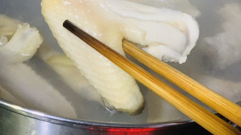 椰子炖鸡,下鸡块;