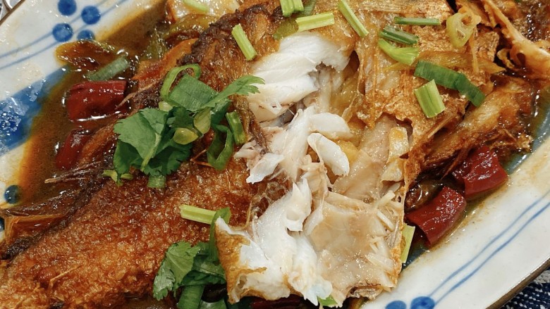 红烧小黄鱼,外焦里嫩,肉质细腻柔软