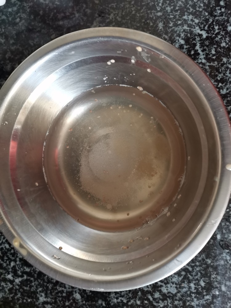 最时令的菜,几亿个“蛋”一起炒,你吃过没?,备好调料