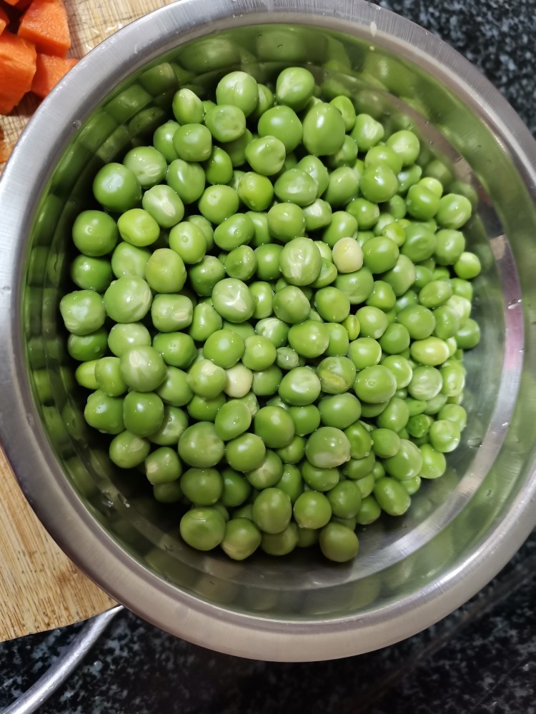 听说,这是在幼儿园最受欢迎的饭,五彩饭,豌豆仁