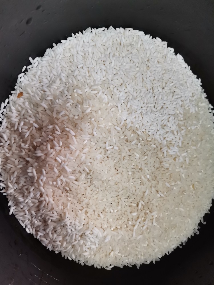 听说,这是在幼儿园最受欢迎的饭,五彩饭,粳米加糯米