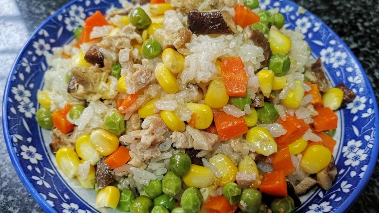 听说,这是在幼儿园最受欢迎的饭,五彩饭,成品图