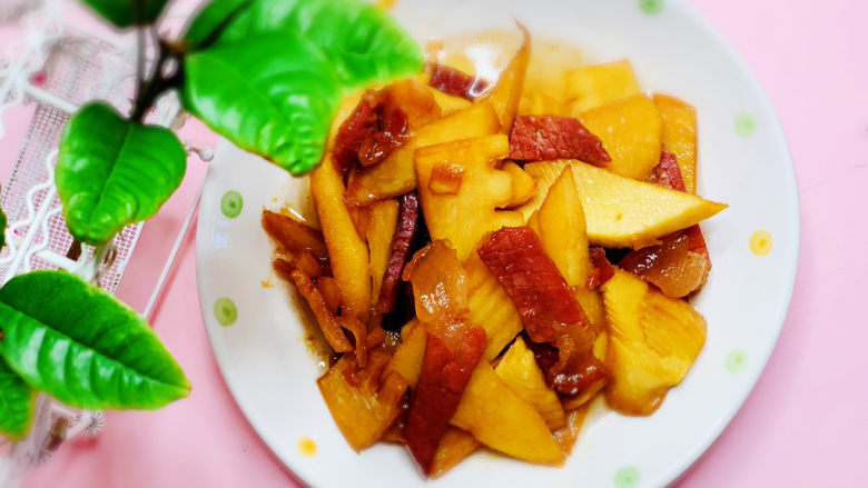 春笋炒腊肉,腊肉炒春笋,成品图。
