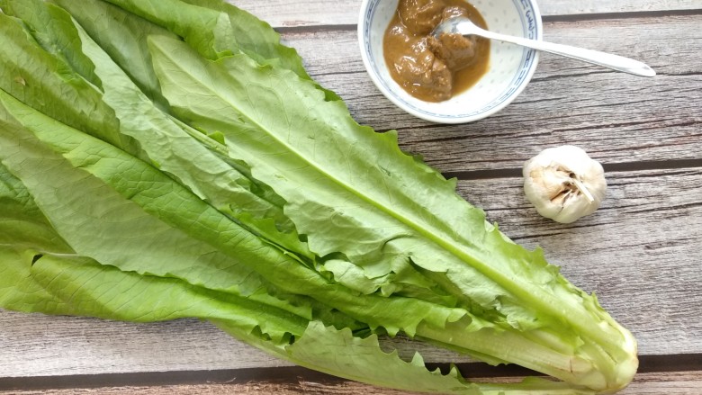 麻酱油麦菜,食材如图