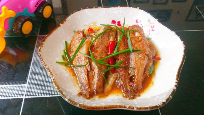 红烧小黄鱼,成品图
