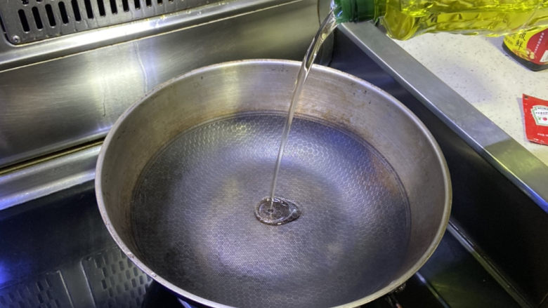 家庭便捷咖喱饭,热油!油可以多放点好炒肉
