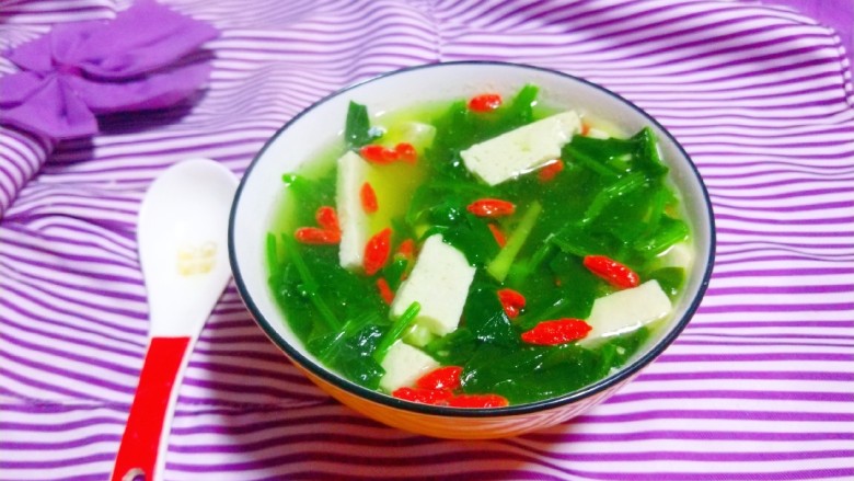 菠菜豆腐汤,成品图