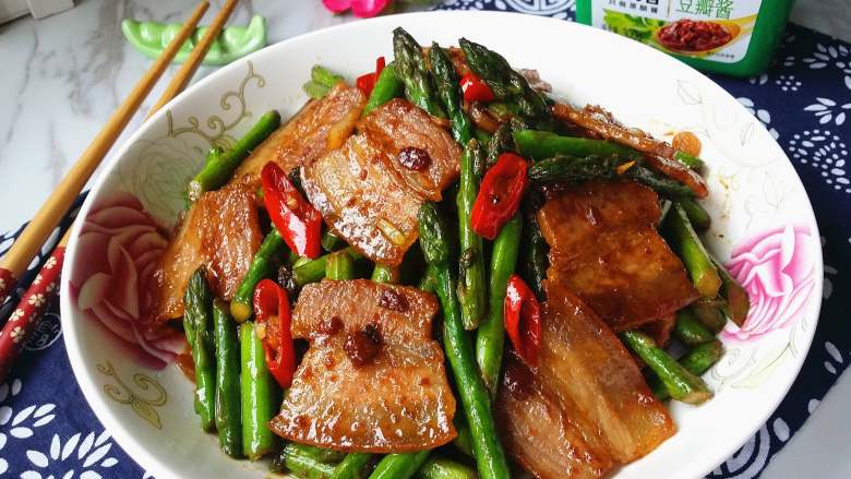 芦笋炒肉片,真的太香了,好吃又下饭
