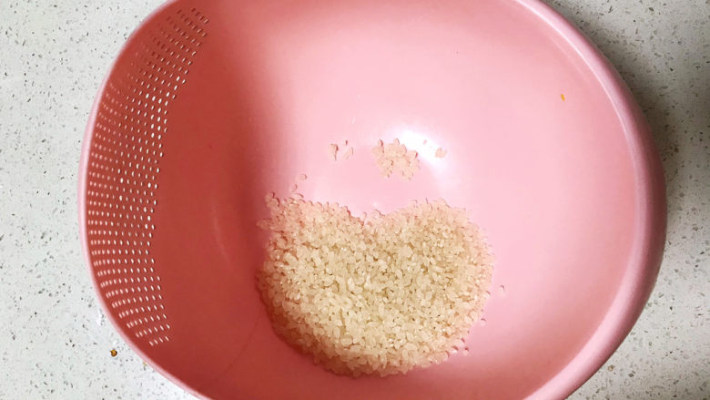 生滚牛肉粥,白粥粥底也需要提前一晚预约熬制;