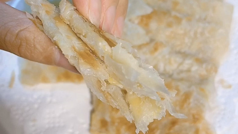 香蕉飞饼,外酥里嫩,香蕉味十足,超级香,好好吃。跟店里的飞饼没差,小朋友可爱吃了。