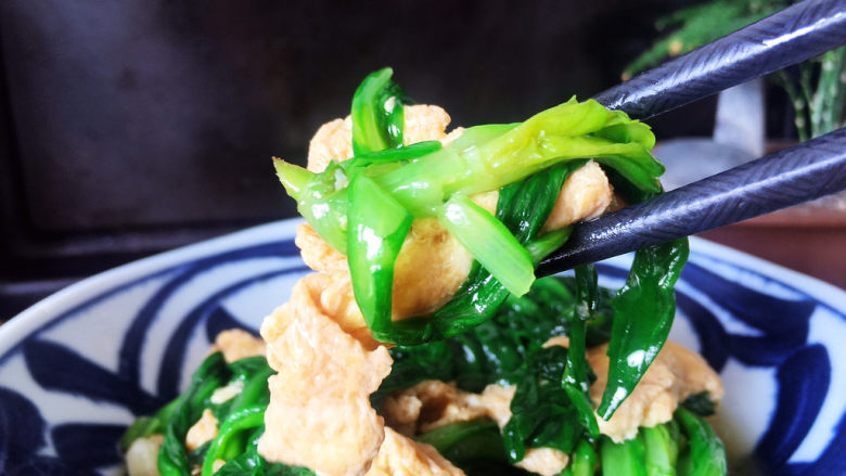 茼蒿炒鸡蛋,清淡下饭~