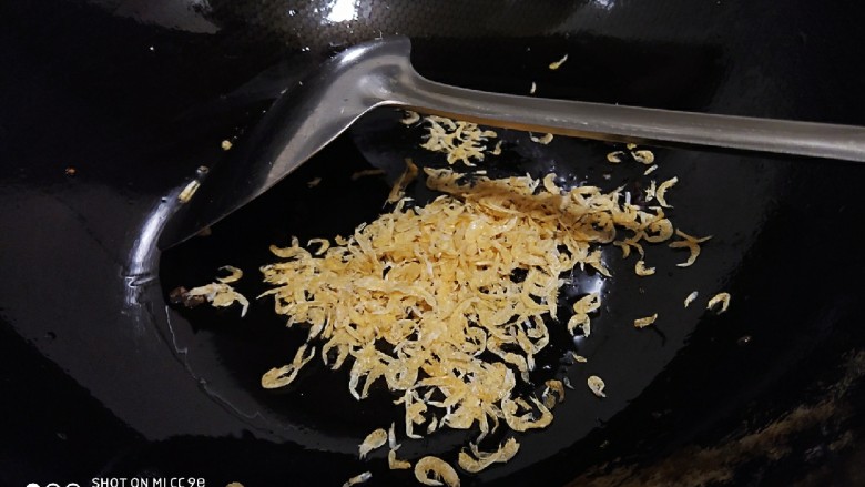 鲜辣香菇鸡肉酱 炒菜下饭好帮手,干锅倒入虾皮