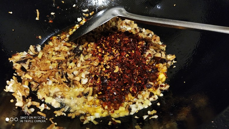 香辣梅干菜 超级下饭,下花生虾粉辣椒碎