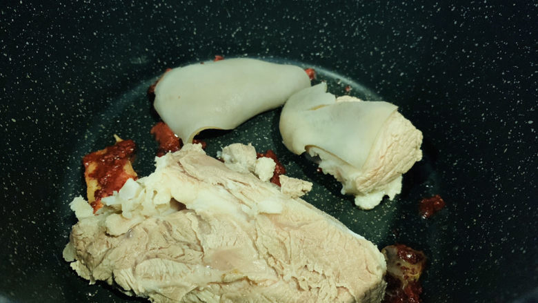 砂锅炖羊肉,加羊肉炒;