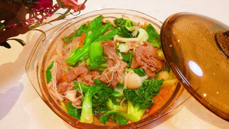 酸汤牛肉,酸汤<a style='color:red;display:inline-block;' href='/shicai/ 216'>牛肉</a>。