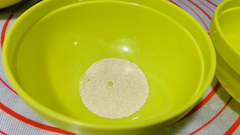 芒果披萨,酵母粉1.5克;