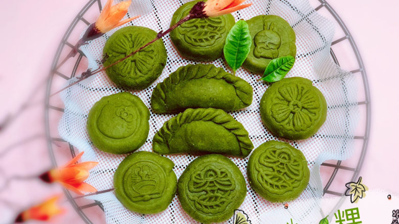 自制艾粿(清明粿、青团),各种形状的艾粿,带着艾草香,冷后会变很硬,吃的时候蒸软,趁热吃。艾粿完成啦!
