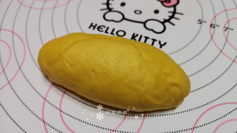 菠萝面包,注意要封好口,以免菠萝酱流出。