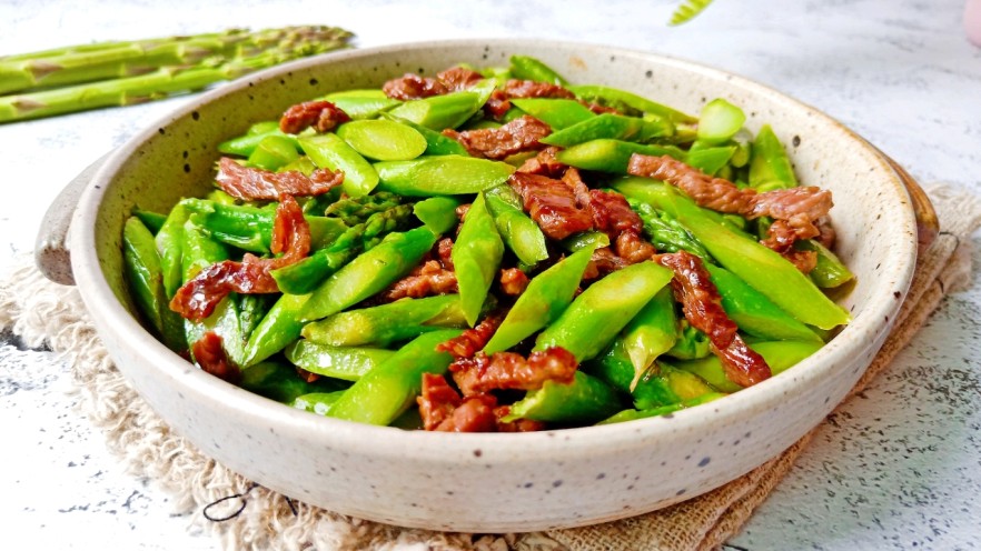 芦笋炒肉片