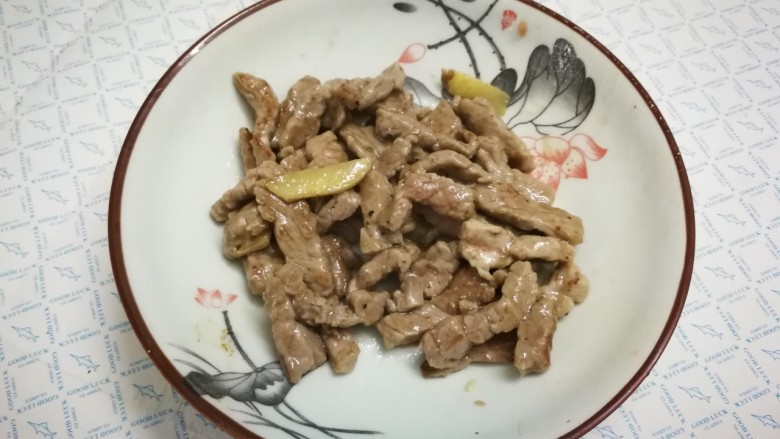 蒜苔炒牛肉,盛出来