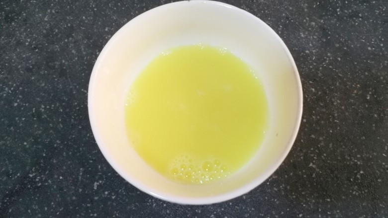姜撞奶,这是刚挤出来的姜汁,刚好有20克