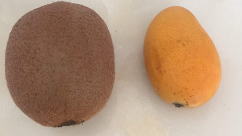 芒果披萨,猕猴桃，小芒果。