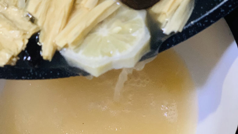 酸汤牛肉,出锅!
