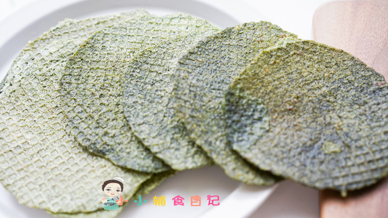 9个月以上菠菜肉末脆饼,肉末可以是猪肉也可以是牛肉