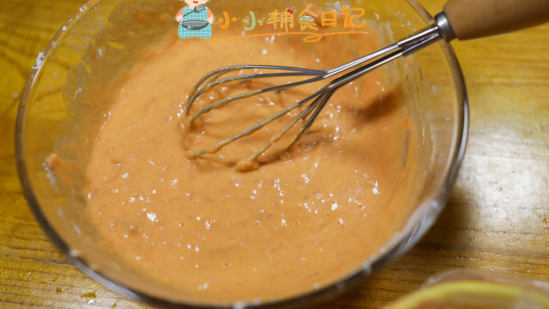 9个月以上胡萝卜肉末脆片,搅拌成没有疙瘩的面糊糊