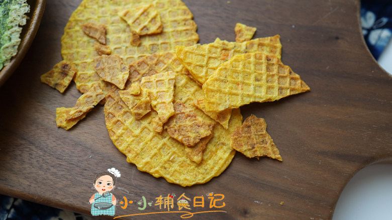 9个月以上胡萝卜肉末脆片,胡萝卜打泥如果太少料理机打不到可以翻倍做好一部分冷冻,料理棒一百多克可以打