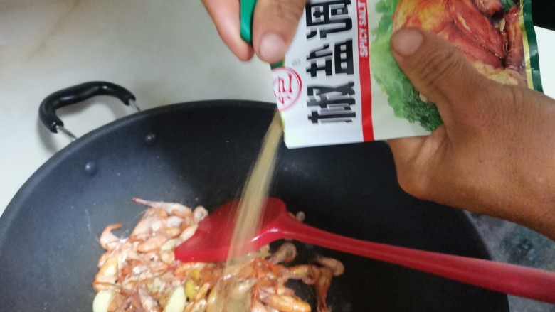 最当季,最美味的干煸椒盐河虾,好吃看得见,共饮一杯否?,下<a style='color:red;display:inline-block;' href='/shicai/ 704'>椒盐</a>