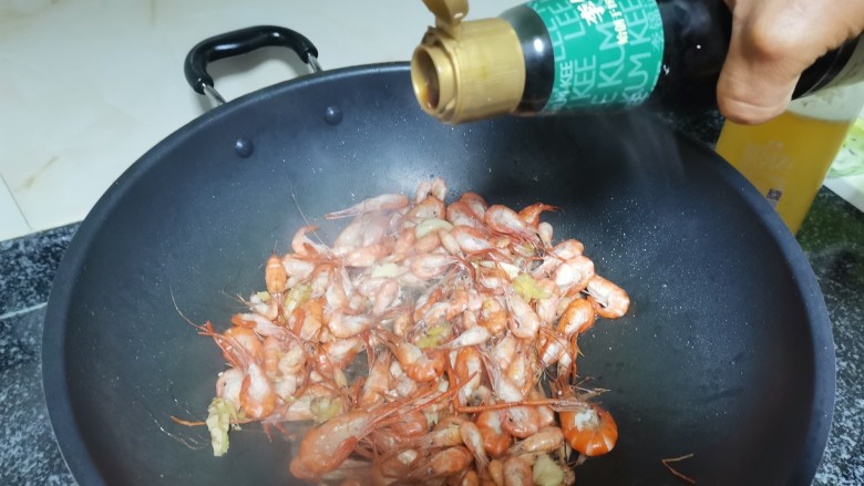 最当季,最美味的干煸椒盐河虾,好吃看得见,共饮一杯否?,<a style='color:red;display:inline-block;' href='/shicai/ 864'>蒸鱼豉油</a>