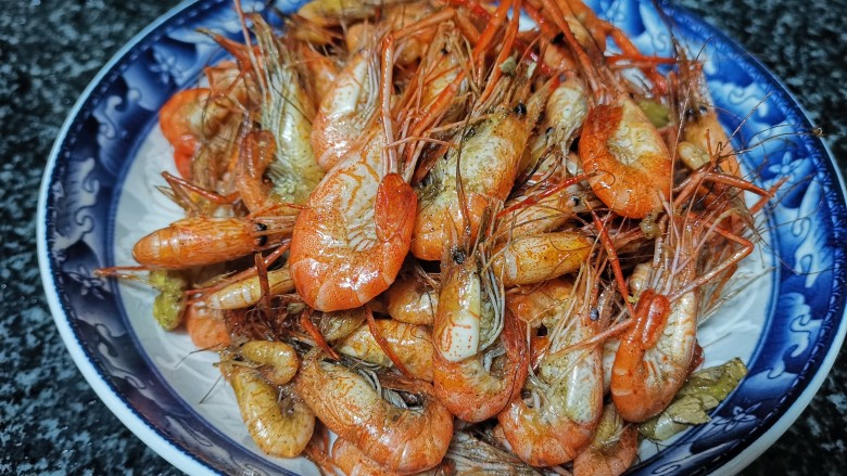 最当季,最美味的干煸椒盐河虾,好吃看得见,共饮一杯否?,成品图