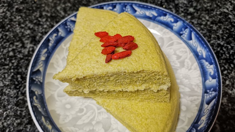 你喝过小米粥,吃过小米饭,我敢肯定你没吃过蒸出来的小米蛋糕,成品图