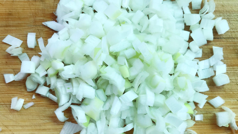 芥菜饺子,再切成粒