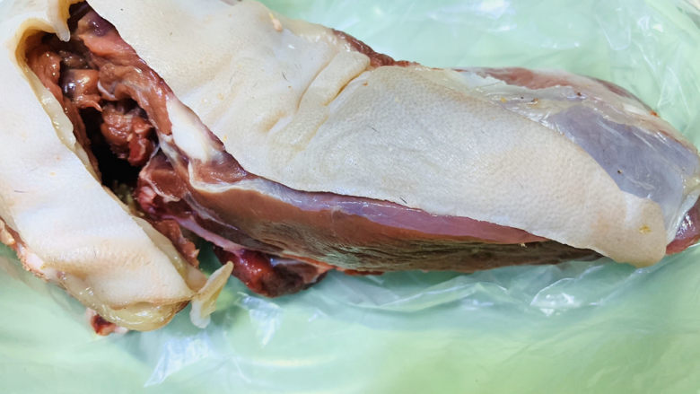 酸菜炖羊肉,市场买的<a style='color:red;display:inline-block;' href='/shicai/ 329'>羊肉</a>好新鲜,也非常好;