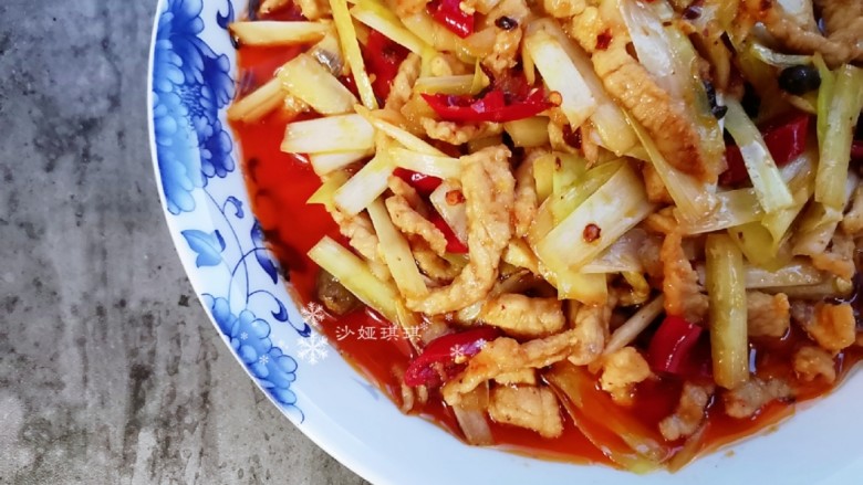 韭黄炒肉丝,酸辣入味!