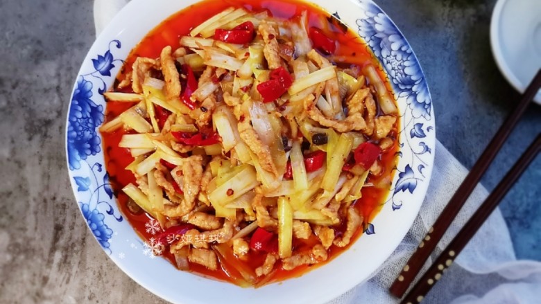 韭黄炒肉丝,味道鲜美又下饭!