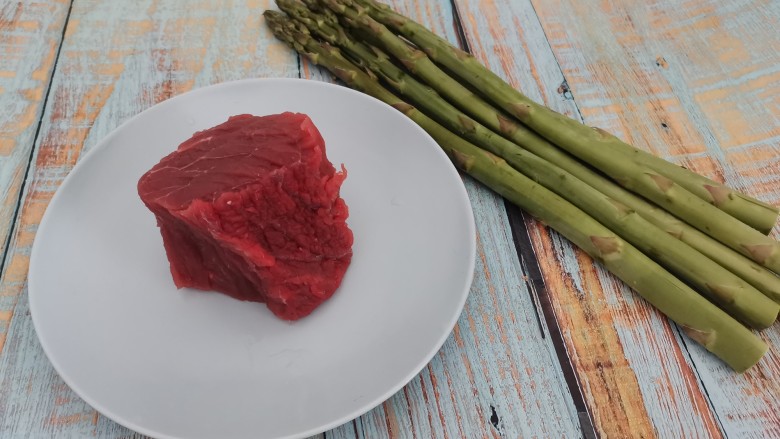 芦笋炒牛肉,准备食材