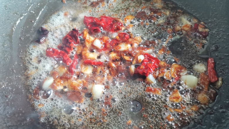 红烧萝卜,炒出红油,
