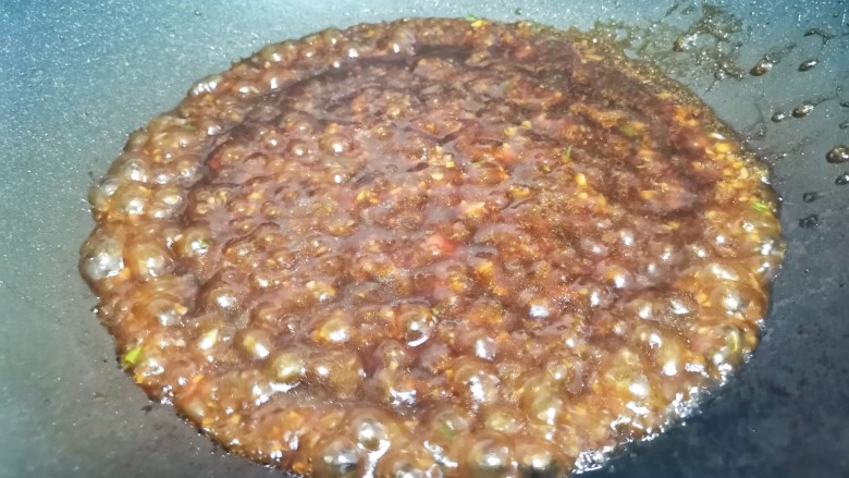 糖醋茄子拌饭,小火煮至浓稠,