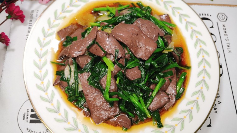 韭菜炒鸭血,韭菜炒鸭血完成咯!