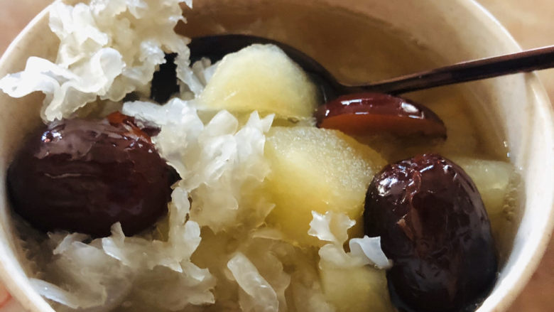 苹果银耳红枣汤